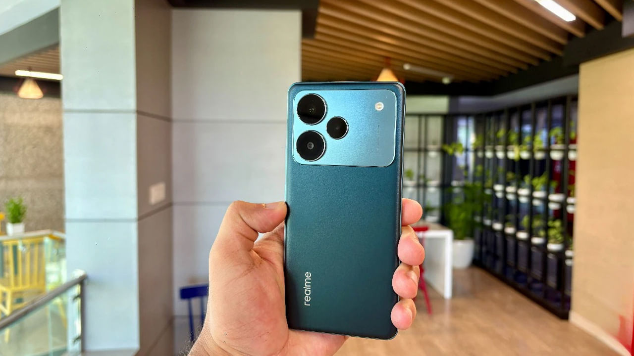 'రియల్ మీ' నుంచి తక్కువ ధరతో హై స్పీడ్ స్మార్ట్ఫోన్.. త్వరలోనే లాంచ్.. అద్బుత ఫీచర్లు..