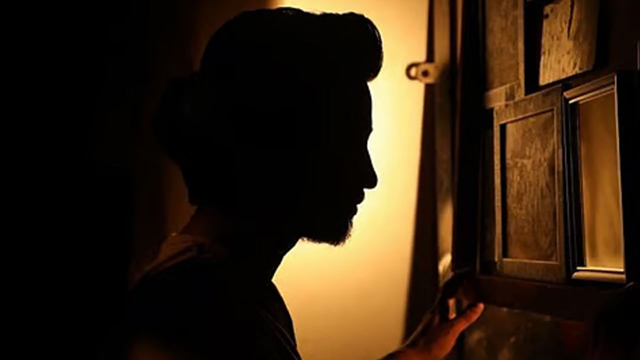 Hyderabad: మైనర్ బాలికకు దగ్గరయ్యాడు.. ఆపై సీక్రెట్ ఫోటోలు లాగాడు.. సీన్ కట్ చేస్తే.!