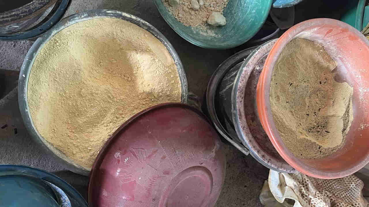 Viral: పైకి చూసి శెనగపిండి అనుకునేరు.. లోపలికి వెళ్లిన పోలీసులే కంగుతిన్నారు