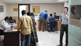 పార్ట్‌టైం జాబ్ అన్నారు.. పనికట్టుకుని మరీ అతికించారు..