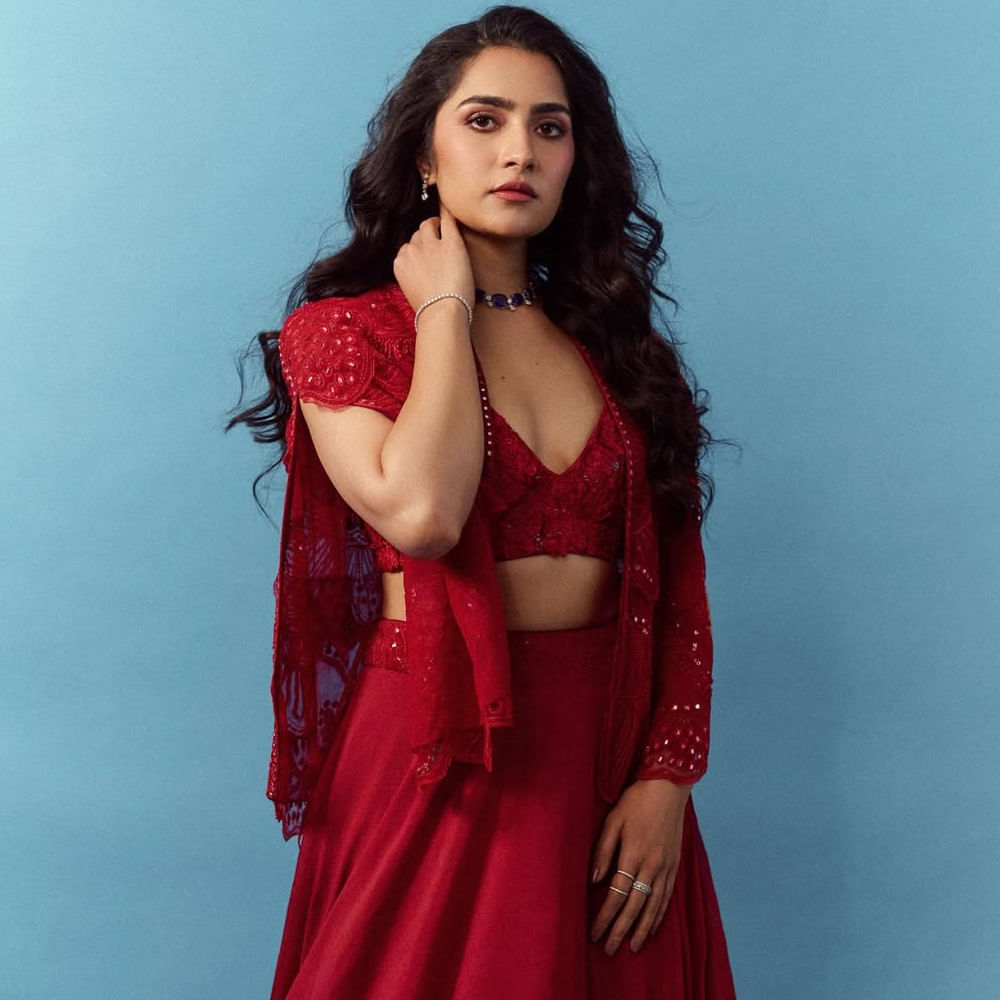 2023లో రక్షిత్ శెట్టి సరసన సప్త సాగరాలు దాటి సినిమాతో సూపర్ హిట్ అందుకుంది. ఈ సినిమాతో ఆమె క్రేజ్ మరింత పెరిగింది. ఇటీవలే ఆమె నటించిన కాంతార చాప్టర్ 1 సినిమా రూ.800 కోట్లు రాబట్టింది. ప్రస్తుతం ఎన్టీఆర్ సరసన డ్రాగన్ చిత్రంలో నటిస్తుంది.