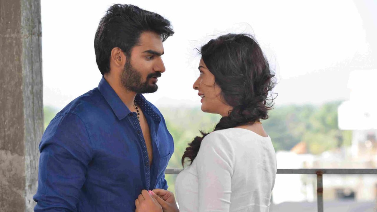 డైరెక్టర్ అజయ్ భూపతి దర్శకత్వంలో కార్తికేయ, పాయల్ రాజ్ పుత్ హీరోహీరోయిన్లుగా నటించిన సినిమా RX100. 2018లో ఎలాంటి అంచనాలు లేకుండా విడుదలైన ఈ సినిమా భారీ విజయాన్ని సాధించింది. అప్పట్లో రెండు తెలుగు రాష్ట్రాలను ఓ ఊపు ఊపేసింది. ముఖ్యంగా తెలుగు కుర్రాళ్లంతా ఈ సినిమాకు ఫ్యాన్స్ అయిపోయారు.