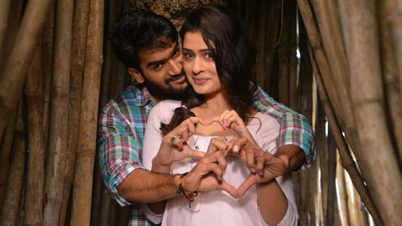 ఈ సినిమా కథ రాసుకున్నప్పుడే ఓ హీరోను ఫిక్స చేసుకున్నారట అజయ్ భూపతి. అయితే ఆ తర్వాత ఆయన వద్దకు వెళ్లి కథ వినిపించగా.. సున్నితంగా నో అని చెప్పేశారట. ఎందుకంటే అప్పటికే మరో సినిమాలో నటిస్తూ బిజీగా ఉండడం.. అంతకు ముందు అదే జానర్ సినిమాలో నటించడంతో ఈ చిత్రాన్ని వదులుకున్నారట.