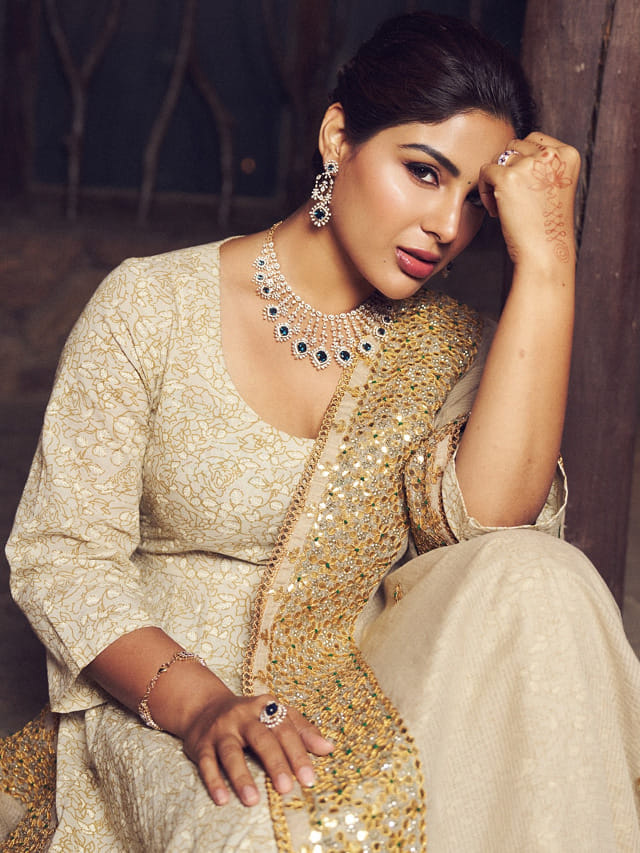 సంయుక్త అందం రహస్యం ఇదే.. ఆ రెండు పనులు మానేసిందట..