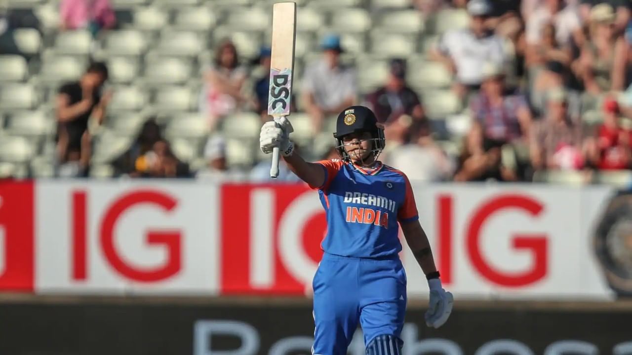 IND W vs SA W : ఫస్ట్ వికెట్ కోల్పోయిన భారత్.. 43బంతుల్లో షఫాలీ వర్మ మెరుపు హాఫ్ సెంచరీ