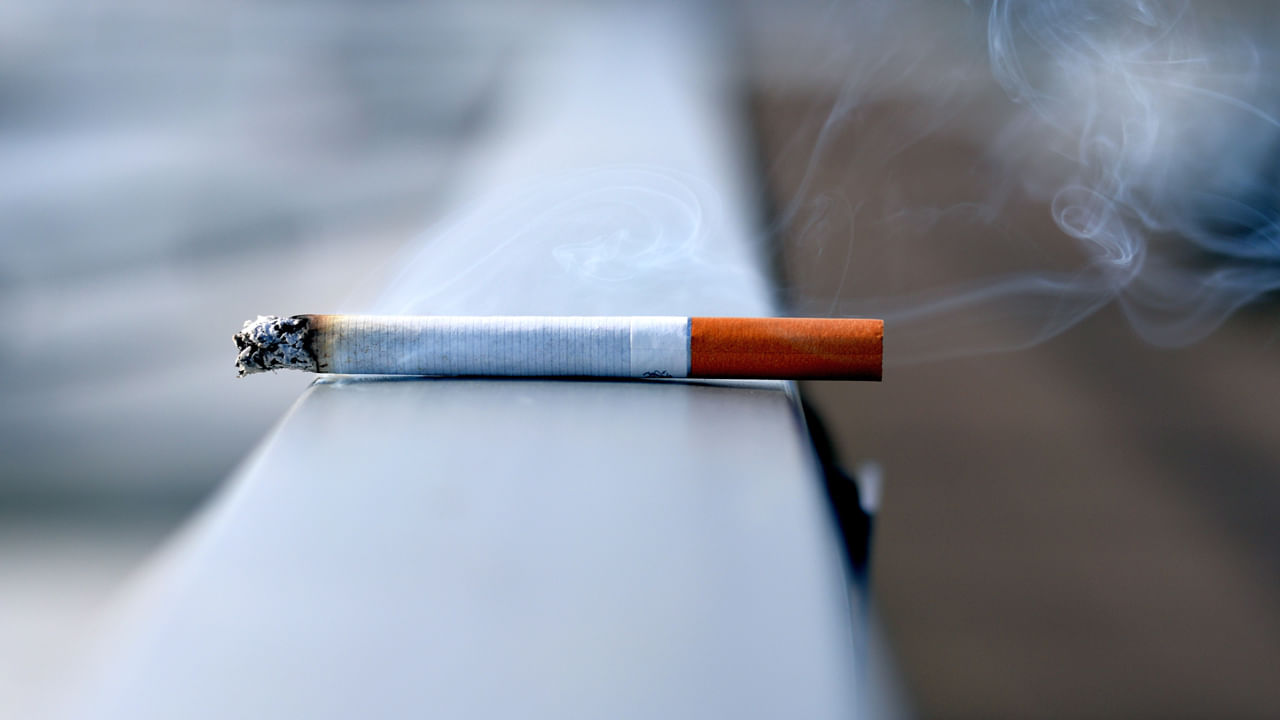 సిగరేట్, మందు మానేస్తే.. హెల్త్ ఇన్సూరెన్స్ ప్రీమియం తగ్గుతుందా? రూల్స్ ఏం చెబుతున్నాయ్?