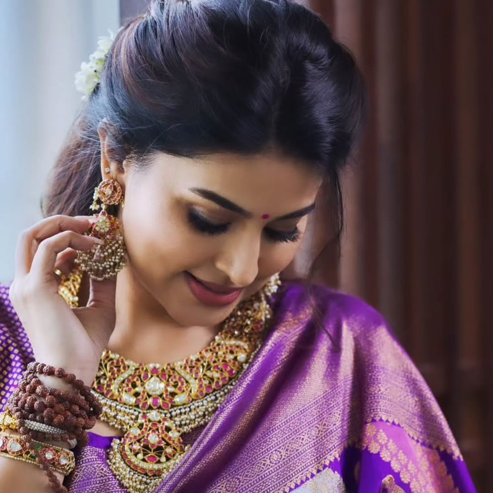 తెలుగులోకి రీఎంట్రీ ఇచ్చిన స్నేహ, వదిన, అక్క పాత్రలు పోషించింది. రామ్ చరణ్ నటించిన వినయ విదేయ రామ సినిమాలో కనిపించింది. ఆ తర్వాత తెలుగు, తమిళంలో పలు కీలకపాత్రలు పోషించింది. ఇటీవలే విజయ్ నటించిన లియో చిత్రంలోనూ ముఖ్య పాత్ర పోషించింది. 