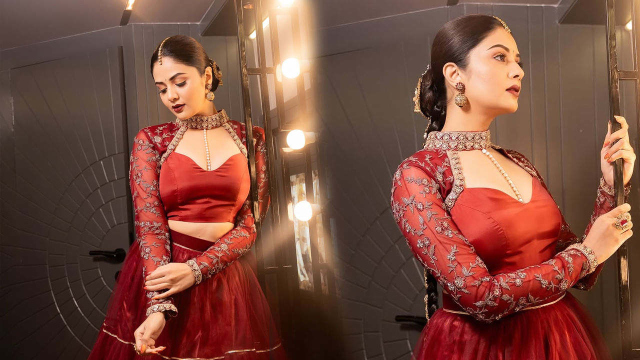 పటాస్ కామెడీ షోతో తెలుగు అభిమానులకు పరిచయమై ఈ బ్యూటీ, తన కామెడీ, పంచ్ డైలాగ్స్, అల్లరితో మంచి గుర్తింపు తెచ్చుకుంది.  తర్వాత అందరినీ ఆకట్టుకొని పలు సినిమాల్లో ఛాన్స్‌లు కొట్టేసింది. మూవీల్లో తన నటనతో అందరినీ ఆకట్టుకుంది.