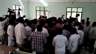 Watch: అయ్యో ఎంత పని చేశావన్నా.. చేతికొచ్చిన పంటను ట్రాక్టర్‌తో దున్నేసిన రైతు.. ఎందుకంటే?