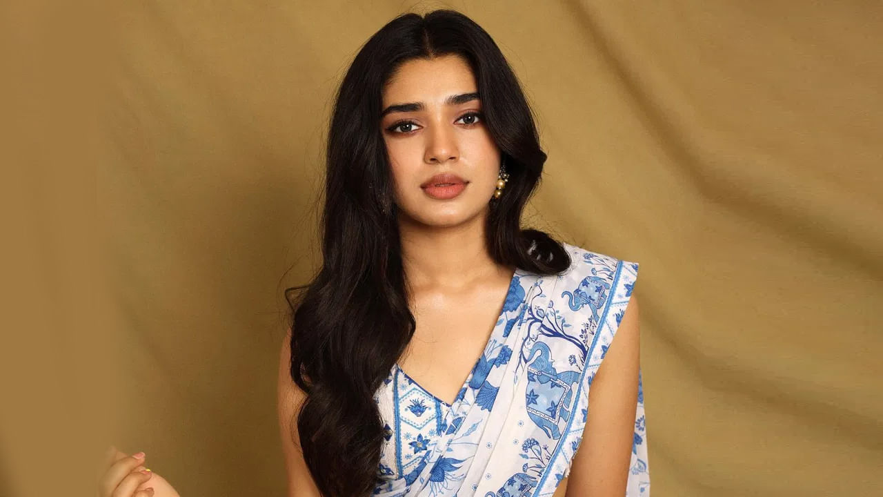 గత ఏడాది మలయాళంలో ARM అనే సినిమాలో నటించింది. ఇది బ్లక్ బస్టర్ అయింది. ప్రస్తుతం ఈ చిన్నది తమిళ సినిమాలపై దృష్టి సారించింది. కార్తీకి జోడిగా వా వాతియార్,  ప్రదీప్ రంగనాథన్ సరసన లవ్ ఇన్సూరెన్స్ కంపెనీ, అలాగే జెనీ అనే మూడు తమిళ ప్రాజెక్టుల్లో నటిస్తోంది. 