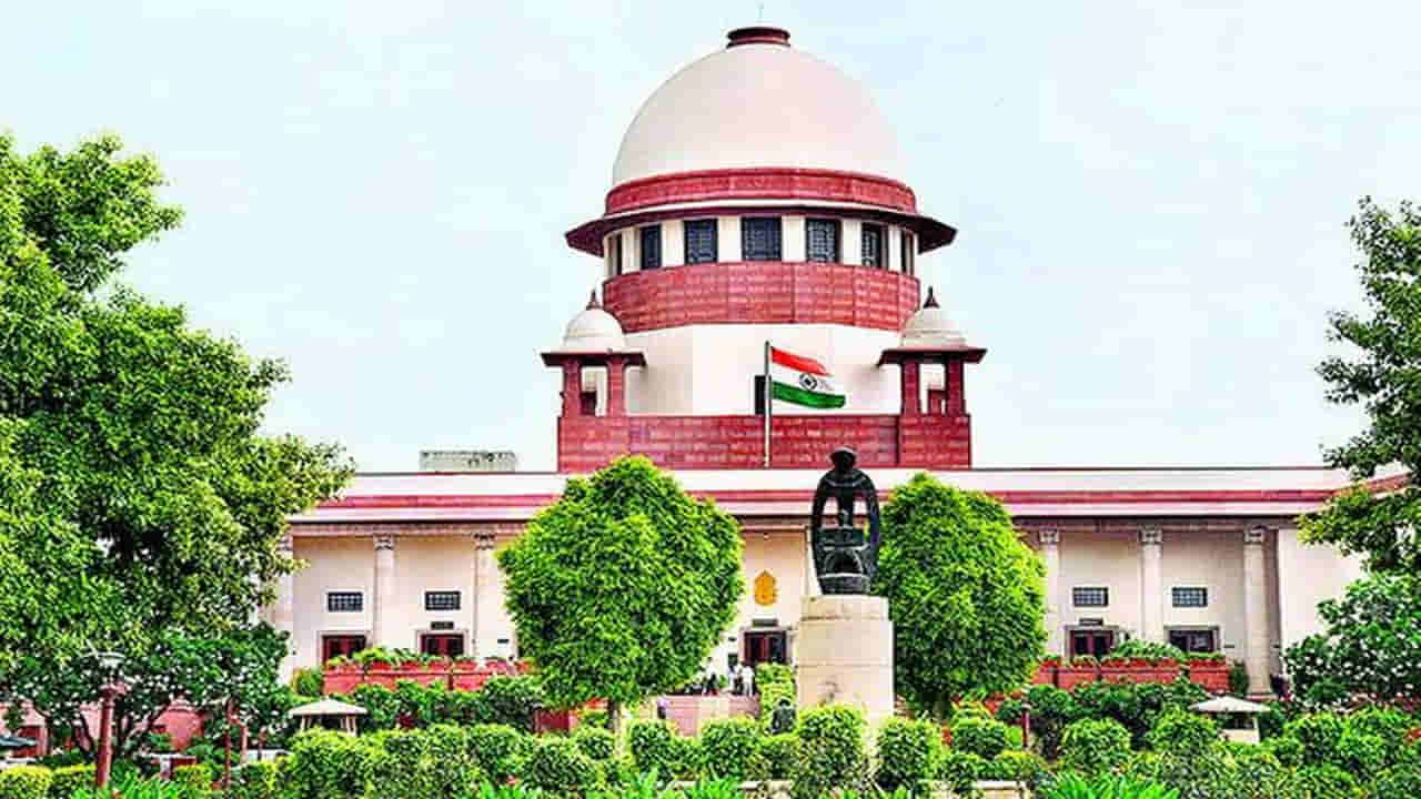 Supreme Court: సోషల్ మీడియాలో ఆధార్ వెరిఫికేషన్.. సుప్రీంకోర్టు కీలక వ్యాఖ్యలు.. మైనర్లకు నో ఎంట్రీ..?