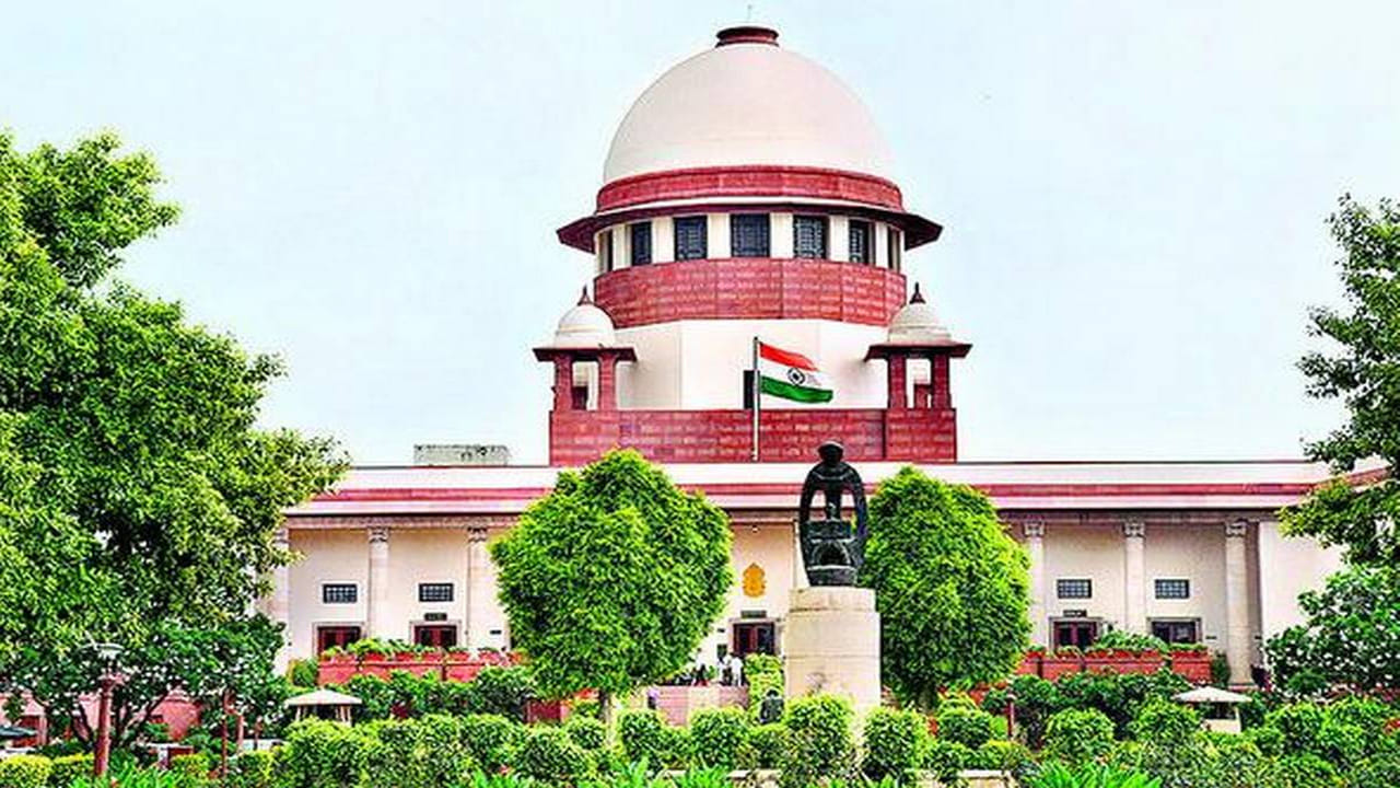 Supreme Court: సోషల్ మీడియాలో ఆధార్ వెరిఫికేషన్.. సుప్రీంకోర్టు కీలక వ్యాఖ్యలు.. మైనర్లకు నో ఎంట్రీ..?