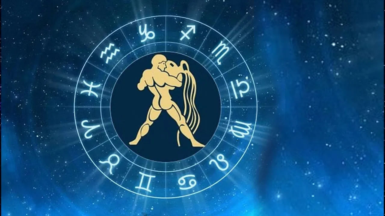 కుంభ రాశి : కుంభ రాశి వారికి  పెండింగ్‌లో ఉన్న పనులన్నీ సకాలంలో పూర్తి అవుతాయి. అలాగే ఈ రాశి వారు ఎవరైతే సొంత వ్యాపారం ప్రారంభించాలి అనుకుంటారో వారి పనులు పూర్తి అయ్యే ఛాన్స్ ఉంది. ఈ రాశి వారు వ్యాపారంలో అత్యధిక లాభాలు సొంతం చేసుకొని, చాలా సంతోషంగా, ఆనందంగా గడుపుతారు.