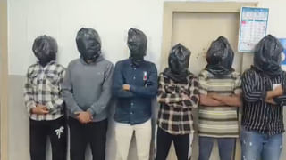 నగరం నడిబొడ్డున ప్రత్యక్షమైన చెరువు.. బస్టాండ్ ప్రాంగణంలో పడవ ప్రయాణం..!