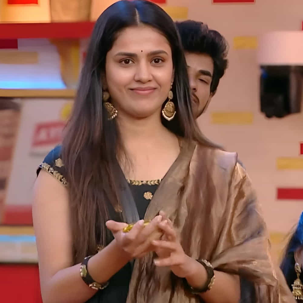 దీంతో సహనం కోల్పోయిన తనూజ కంటెస్టెంట్స్ పై గట్టి గట్టిగా అరిచేస్తుంది. అలాగే రేషన్ మేనేజర్ గా తనూజ కండీషన్స్ పెట్టడం... అవి నచ్చక ఆమెతో ఎవరో ఒకరు పడుతూనే ఉన్నారు. అయితే ఈ మధ్య కాలంలో తనూజకు ఆమె కోపం, అవసరం లేని విషయాలకు చిరాకు పడడం తనూజకు నెగిటివ్ అవుతున్నాయి.