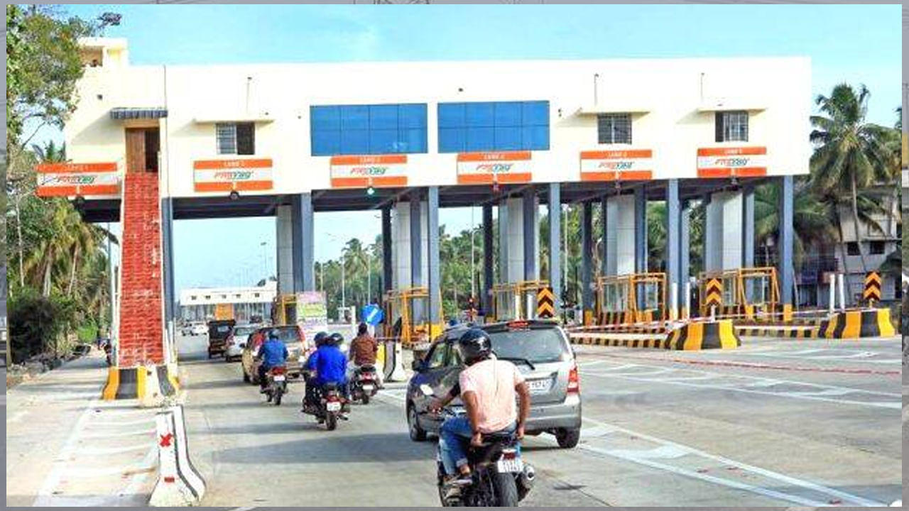 బైక్స్ లేదా ఆటోస్ కొన్నప్పుడు.. రిజిస్ట్రేషన్ సమయంలో రోడ్డు ట్యాక్స్ చెల్లించాల్సి ఉంటుంది..ఈ పన్ను పరోక్షంగా ప్రజా రహదారులు, రహదారులను ఉపయోగించేందుకు అయ్యే ఖర్చును కవర్ చేస్తుంది. దీని వల్ల వాళ్లు మరోసారి రోడ్ ట్యాక్స్ చెల్లించాల్సిన అవసారిన్ని తగ్గిస్తుంది.