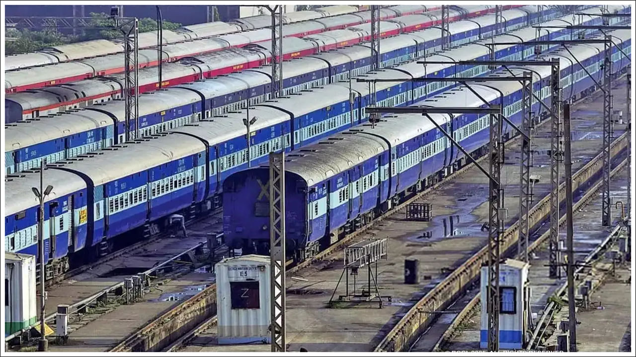 Indian Railways: రైలు ప్రయాణికులకు అలర్ట్‌.. ఈ మార్గంలో భారీగా రైళ్లు రద్దు.. దారి మళ్లింపు!