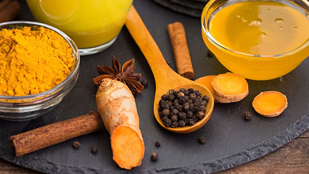 కణాల నష్టం నుండి రక్షణ: ఈ నీటిలో యాంటీఆక్సిడెంట్లు పుష్కలంగా ఉంటాయి. ఇవి శరీరానికి రక్షణ కవచంగా పనిచేస్తాయి. ఈ సమ్మేళనాలు కణాలకు హాని కలిగించే ఫ్రీ రాడికల్స్ను తటస్థీకరిస్తాయి. తద్వారా వృద్ధాప్య సంకేతాలను తగ్గించడంలో, అనేక దీర్ఘకాలిక వ్యాధుల నుండి కణాలను రక్షించడంలో సహాయపడతాయి.