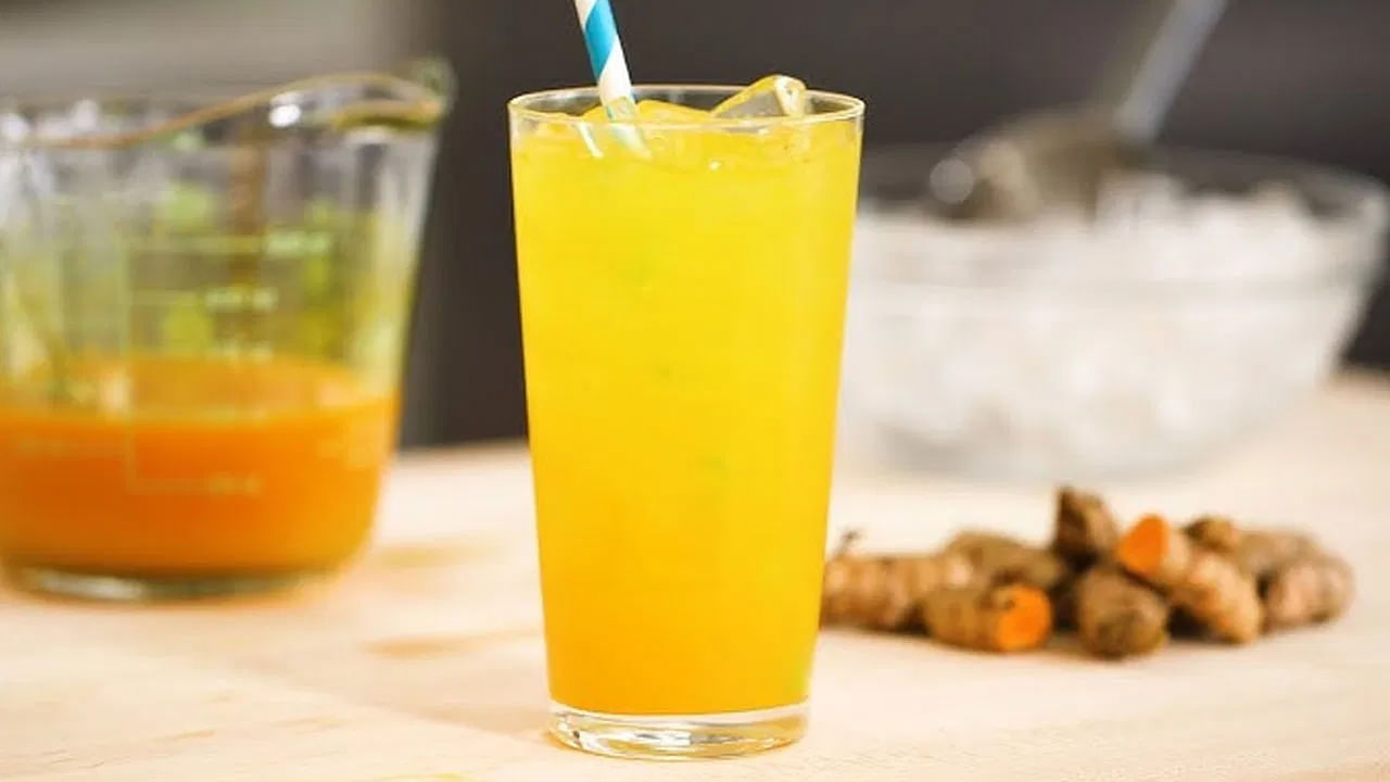 మంచి రోజును ప్రారంభించడానికి, దీర్ఘకాలిక ఆరోగ్యాన్ని ప్రోత్సహించడానికి పసుపు - నల్ల మిరియాల నీరు ఒక సరైన డ్రింక్. అయితే ఏదైనా కొత్త ఆహారపు అలవాటును ప్రారంభించే ముందు ఆరోగ్య నిపుణులను సంప్రదించడం ఎల్లప్పుడూ మంచిది.