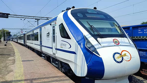 Vande Bharat Trains: ప్రయాణికులకు గుడ్న్యూస్.. ఈ మార్గాల్లో 4 కొత్త వందే భారత్ రైళ్లు!