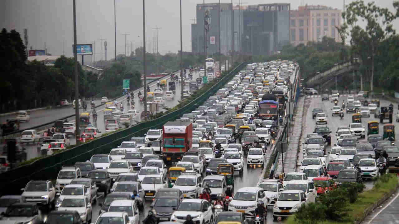 Vehicle Fitness: వాహనదారులకు భారీ దెబ్బ.. కేంద్రం కొత్త నిబంధనలు!