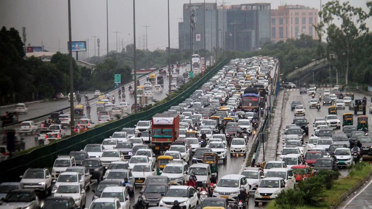 Vehicle Fitness: వాహనదారులకు భారీ దెబ్బ.. కేంద్రం కొత్త నిబంధనలు!