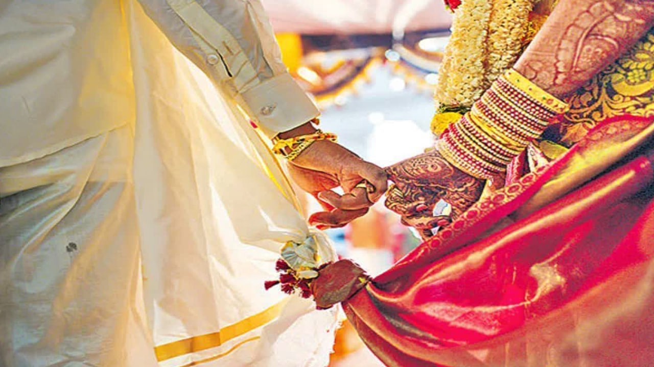 ఉపవాసం , పూజ : వివాహ పంచమి రోజు ఉపవాసం ఉండి, శ్రీరాముడు, సీతాదేవిని పూజించడం చాలా మంచిదంట. అంతే కాకుండా ఈరోజు పవిత్ర వివాహ ఆచారాలకు సంబంధించిన మంత్రాలను జపించడం వలన వివాహంలో అడ్డంకులు తొలిగిపోయి, వైవాహిక జీవితం బాగుంటుందంట. అలాగే, వివాహం కాని వారికి కూడా త్వరగా పెళ్లి నిశ్చయం అయ్యే ఛాన్స్ ఉన్నదంట.