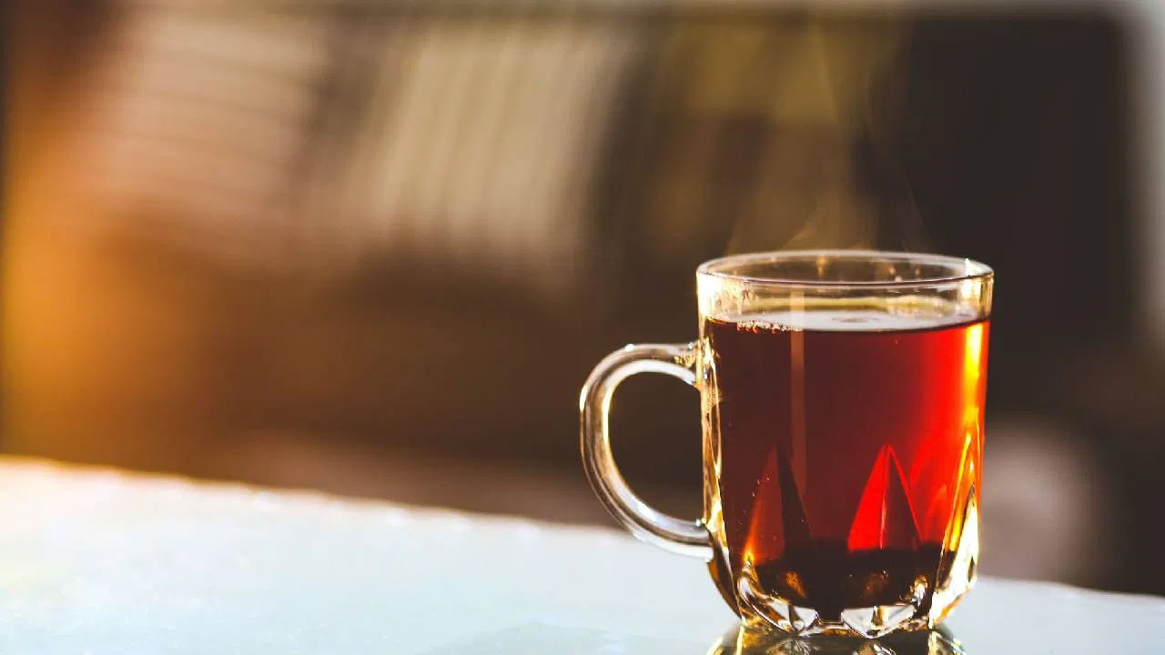 ఈ కషాయాన్ని ప్రతిరోజూ తాగినా మీ ఆరోగ్యానికి ఎంతో మంచిది. ఈ కషాయాన్ని తాగడం వల్ల మాటిమాటికీ జలుబు, దగ్గు, జ్వరం వంటి సమస్యలు ఈ కాలంలో దరిచేరవు. ఈ కషాయంలోని పోషకాలు వాటిని నివారిస్తుంది.