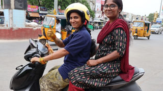 Watch: ఏంటి భయ్యా.. అవి పొట్లకాయలనుకున్నావా?.. ఆ పాములతో అతను ఏం చేశాడంటే?