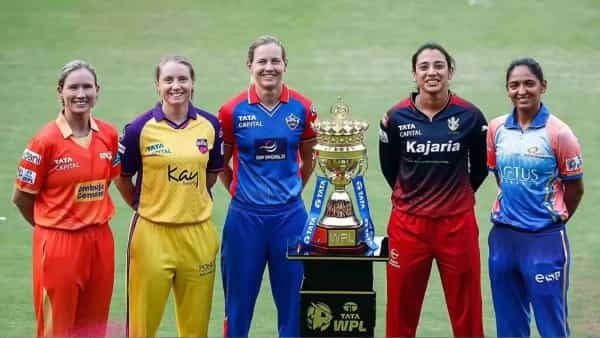 WPL 2026 : ఈసారి కప్పు నమదే అంటున్న ఆర్సీబీ ఫ్యాన్స్..కానీ ముంబై ఒప్పుకుంటుందా?