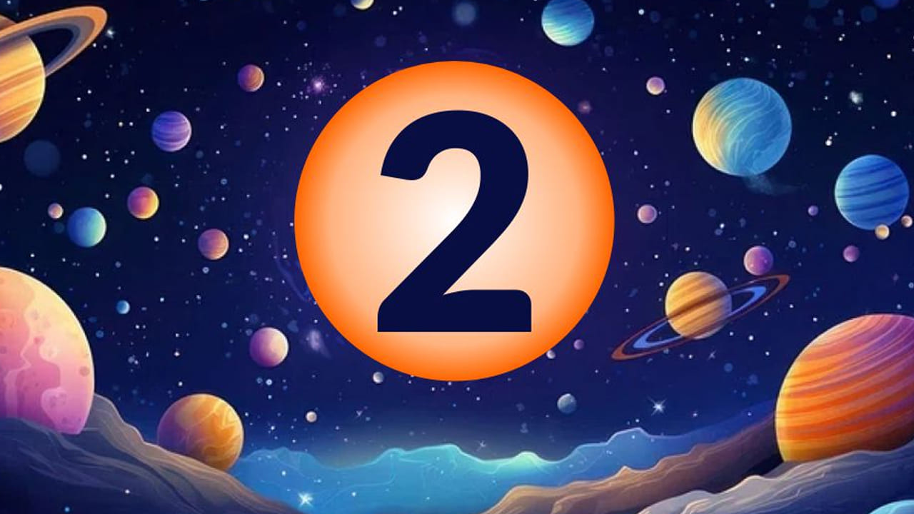 సంఖ్యా శాస్త్రం ప్రకారం, నెల ఏదైనా సరే ఎవరు అయితే 2వ తేదీన జన్మిస్తారో వారికి ఈ సంవత్సరం చాలా అద్భుతంగా ఉన్నదంట. అనుకున్న పనులన్నీ సకాలంలో పూర్తి చేస్తారు. ఊహించని విధంగా మీ జీవితాన్ని మార్చుకుంటారు. ఇంటా బయట సానుకూల వాతావరణం ఏర్పడుతుంది. సమయానికి మీ పనులన్నీ పూర్తి చేసుకుంటారు. వ్యాపారం చేస్తున్నవారు కొత్త ప్రాజెక్ట్స్ చేసి ఎక్కువ మొత్తంలో సంపాదించుకుంటారు. ఈ సంవత్సరం మీరే పది మందికి ఉపాధి కల్పించే స్థాయిలో ఉంటారు.