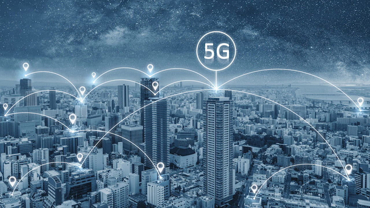 డేటా చవక, ఫాస్ట్ 5జీ స్పీడ్లో జియో ముందుంది. ఇక కాల్ క్వాలిటీ, నెట్వర్క్ స్పీడ్లో ఎయిర్టెల్ ముందు వరుసలో ఉంది. ఇవన్నీ చూస్తే ఎయిర్టెల్, జియోనే భారత టెలికాం రంగాన్ని శాసిస్తున్నాయని చెప్పవచ్చు.