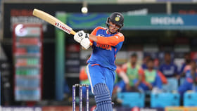 IND vs NZ: జస్ట్ 2 బంతుల్లో గురువు రికార్ట్ మిస్..