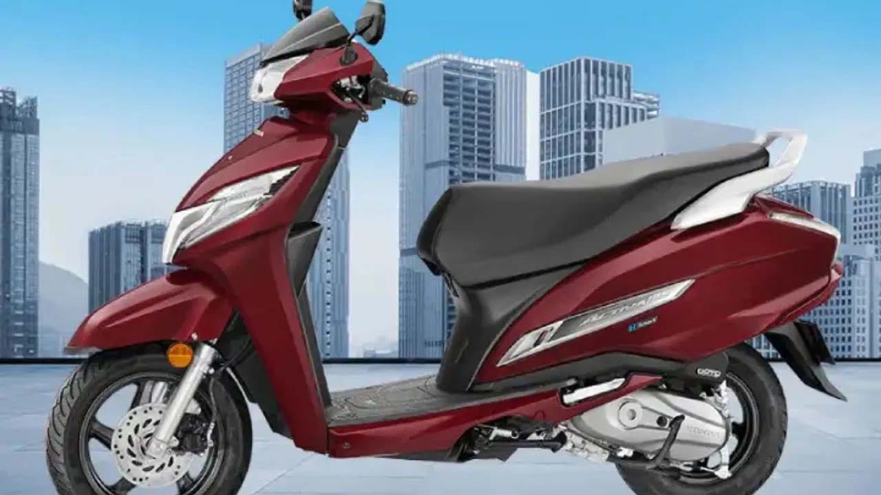 హోండా యాక్టివా 262,689 యూనిట్ల అమ్మకాలతో రెండవ స్థానంలో నిలిచింది. ఇది గత సంవత్సరంతో పోలిస్తే 27% పెరుగుదల. యాక్టివా దేశంలో అత్యధికంగా అమ్ముడైన స్కూటర్‌గా నిలిచింది. దాని నమ్మకమైన ఇమేజ్, బలమైన బ్రాండ్, విస్తృత శ్రేణి వేరియంట్‌లకు ధన్యవాదాలు.