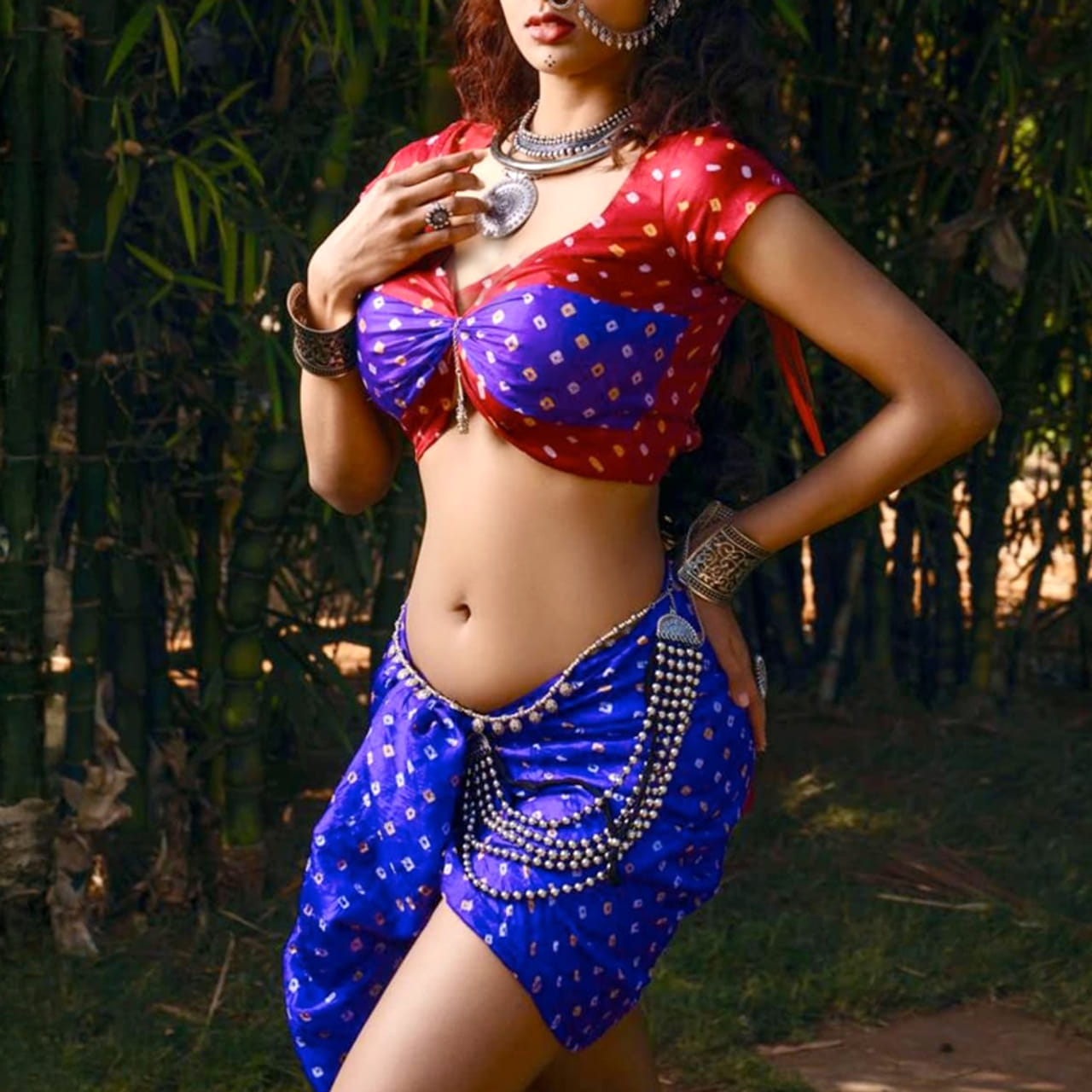 సినిమా ఇండస్ట్రీలో కొత్త హీరోయిన్స్ కు కొదవే లేదు.. సినిమా సినిమాకు ఓ కొత్త అందం ప్రేక్షకులను పలకరిస్తూనే ఉంది. ఇప్పటికే ఇతర బాషలనుంచి చాలా మంది హీరోయిన్స్ మనదగ్గర సినిమాలు చేసి క్రేజ్ తెచ్చుకుంటున్నారు. అలాగే కొత్త భామలు కూడా బాగానే అవకాశాలు అందుకుంటున్నారు. ఇక ఇప్పుడు ఎక్కడ విన్నా ఓ ముద్దుగుమ్మ పేరు వినిపిస్తుంది.