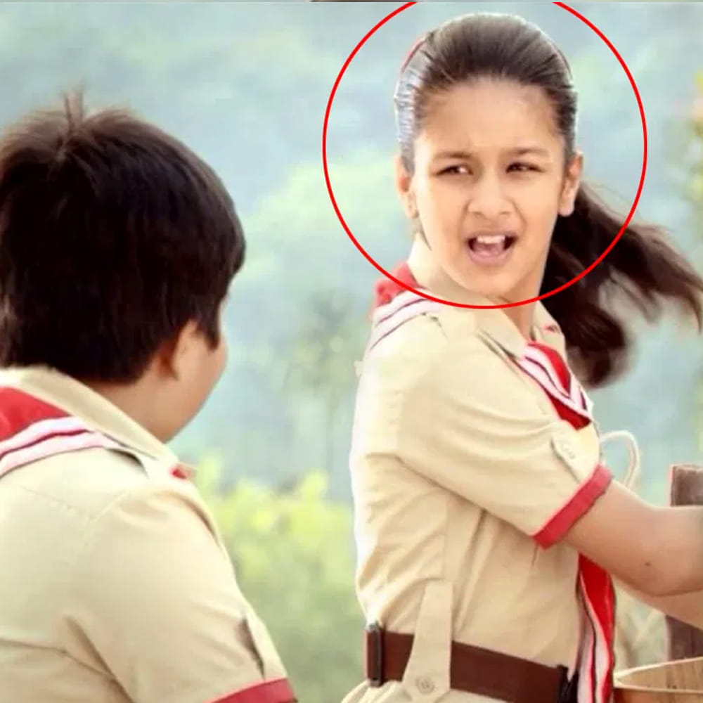 ‘బంటీ నీ సబ్బు స్లోనా ఏంటి?’ అంటూ లైఫ్ బాయ్ హ్యాండ్ వాష్ యాడ్‌లో కనిపించిన చిన్నారి మీకు గుర్తుందా.? అప్పుడు క్యూట్ క్యూట్ మాటలతో అలరించిన ఈ చిన్నారి.. ఇప్పుడు బాలీవుడ్‌లో క్రేజీ హీరోయిన్‌గా మారిపోయింది. అంతేకాదు సోషల్ మీడియాలోనూ విపరీతంగా ఫ్యాన్ ఫాలోయింగ్ సంపాదించింది.