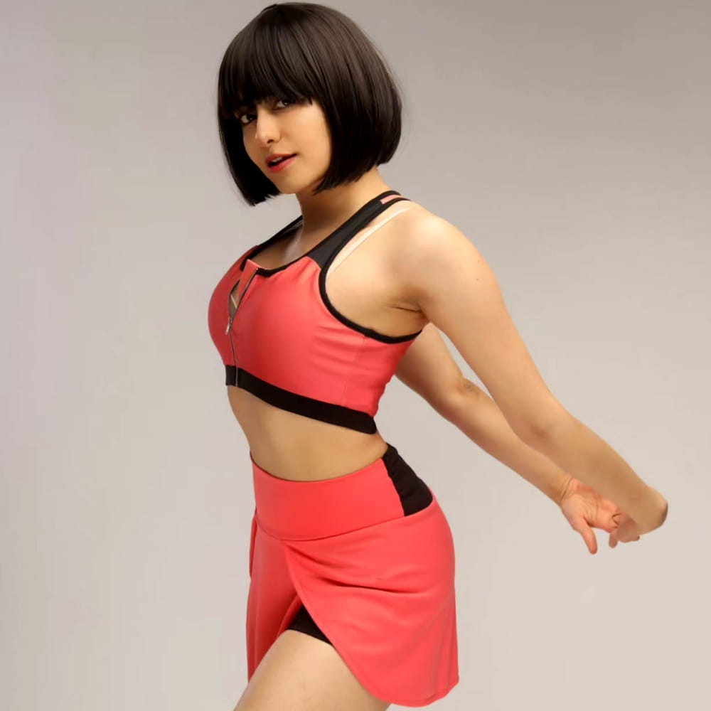 ఆ తర్వాత ఈ అమ్మడికి ఆశించిన స్థాయిలో అవకాశాలు అందుకోలేకపోయింది. ఆతర్వాత సెకండ్ హీరోయిన్ గా ఒకటి రెండు సినిమాలు చేసింది.ఆతర్వాత బాలీవుడ్ కు చెక్కేసింది. అక్కడ లేడీ ఓరియేంటేడ్ మూవీస్ చేస్తోంది అదా శర్మ. అక్కడ కూడా వరుసగా అవకాశాలు అందుకుంటుంది. ఇక అదా శర్మ నటించిన ది కేరళ స్టోరీ సినిమా భారీ విజయాన్ని అందుకుంది. ఈ సినిమా ఏకంగా రూ. 400కోట్లు వసూల్ చేసింది.