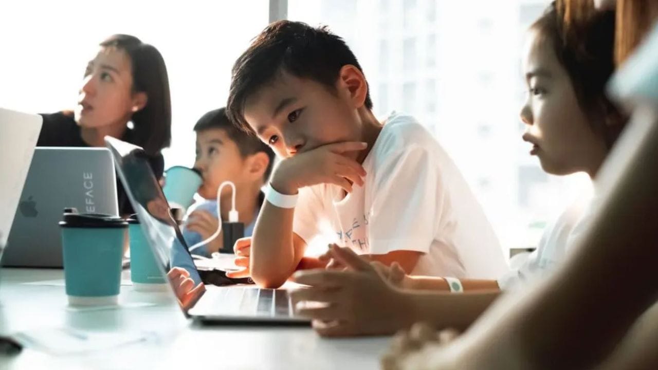 AI Parenting: ఏఐ యుగంలో పిల్లల పెంపకం..! తల్లిదండ్రులు ఈ విషయాలు తెలుసుకోకపోతే కష్టమే!