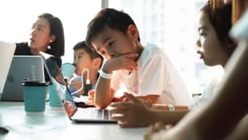 టెక్నాలజీతో దోస్తీ.. రోబోలతో పోటీ.. మీ పిల్లలను ఇలా రెడీ చేయండి