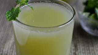 తినేటప్పుడు ఈ తప్పులు చేస్తే ఎన్నో సమస్యలు వస్తాయ్.. బాబా రామ్‌దేవ్ ఏం చెప్పారంటే..