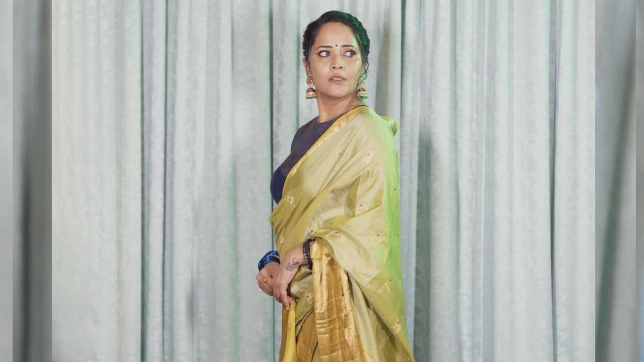 అంతే కాకుండా ఈ మూవీలో రంగమ్మత్త పాత్రకు అనేక అవార్డ్స్ కూడా అందుకుంది. ఇక తర్వాత పుష్ప, పుష్ఫ2 వంటి భారీ చిత్రాలే కాకుండా చాలా సినిమాల్లో నటించి, మంచి ఫేమ్ సంపాదించుకుంది. చాలా సినిమాల్లో కీలక పాత్రల్లో నటించి, మెప్పించి, ప్రస్తుతం ఈ బ్యూటీ పలు షోలకు జడ్జీగా వ్యవహరిస్తుంది.