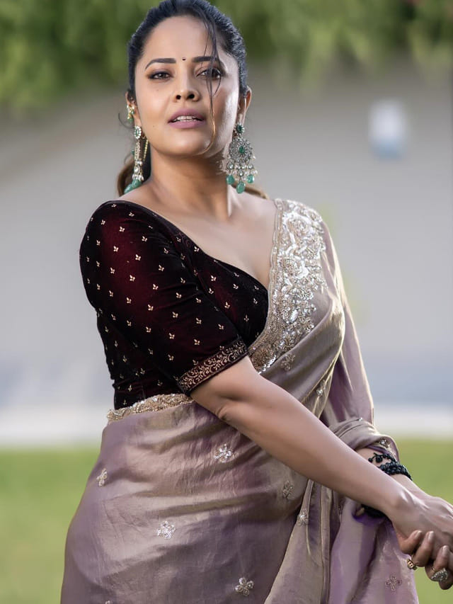 నెట్టింట కిక్కెక్కిస్తున్న రంగమ్మత్త.. అనసూయ అందానికి పడిపోవాల్సిందే..