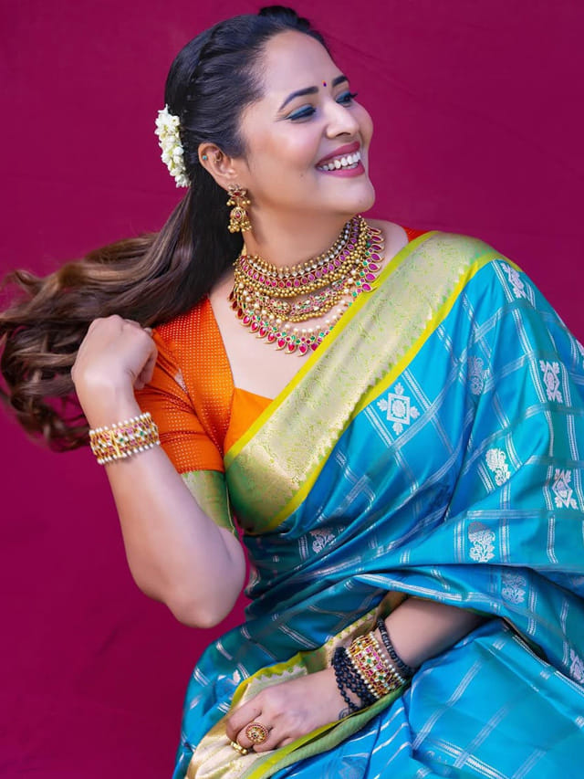 రూట్ మార్చిన రంగమ్మత్త.. హోమ్లీ లుక్స్ తో మాయచేస్తున్న అనసూయ