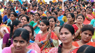 Viral  Video: ప్రేమే జీవితం.. ప్రియుడే సర్వం అనుకుంది.. చివరకు ఇలా రోడ్డుపై కూర్చుంది.. అసలు మ్యాటరేంటంటే!