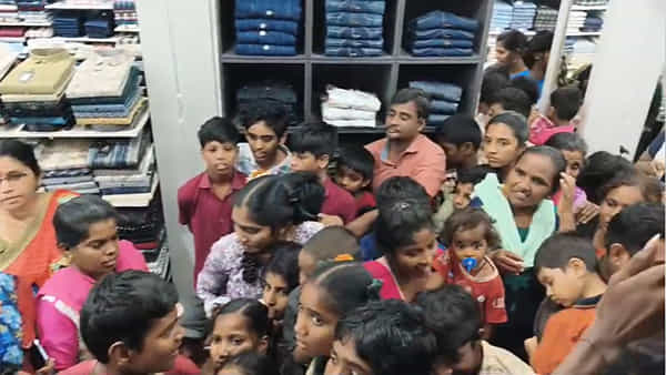 Andhra: సొంత లాభం కొంతమానుకొని తోటివారికి సాయపడవోయ్ అంటే ఇదేనేమో