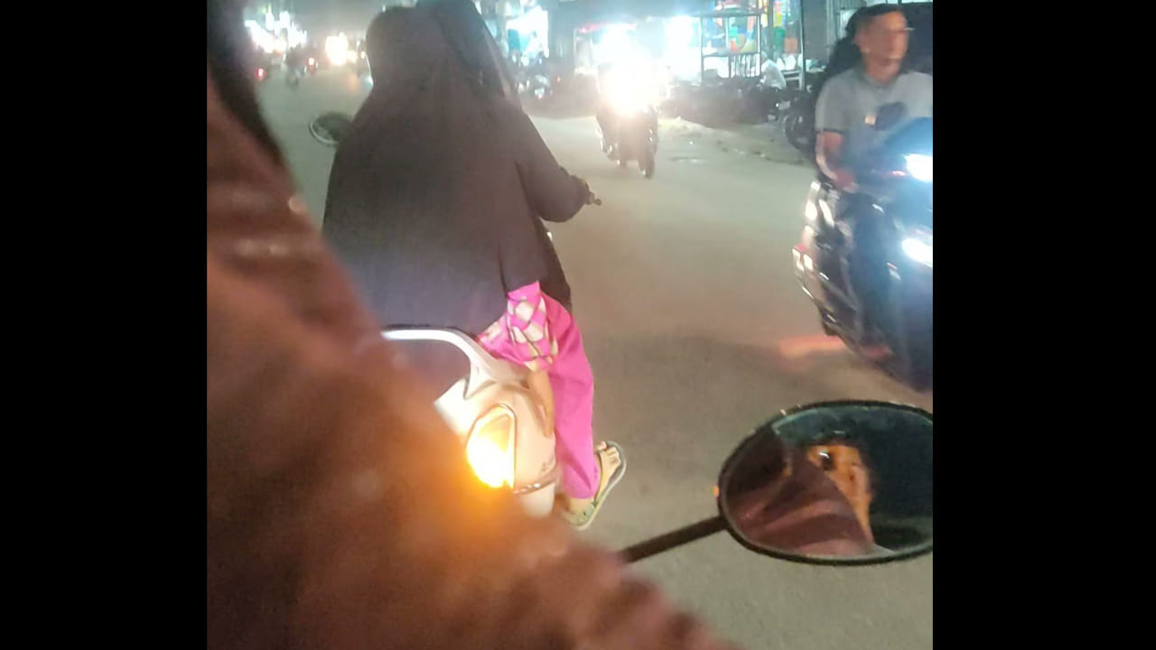 Andhra: భక్తితో గుడికెళ్లారనుకుంటే.. ఈ భార్యాభర్తలు ఏకంగా దేవుడికే శఠగోపం పెట్టేశారుగా