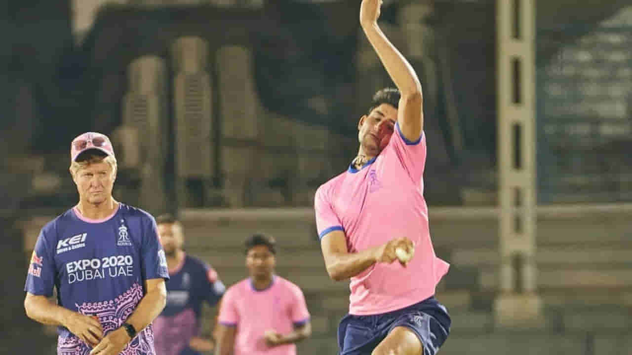 ఐపీఎల్ ఆడే ఛాన్స్ రాలే.. కట్‌చేస్తే.. ఏకంగా 19 వికెట్లతో దిగ్గజ టీంలకే దమ్కీ ఇచ్చిన రైతు బిడ్డ.. ఎవరంటే?