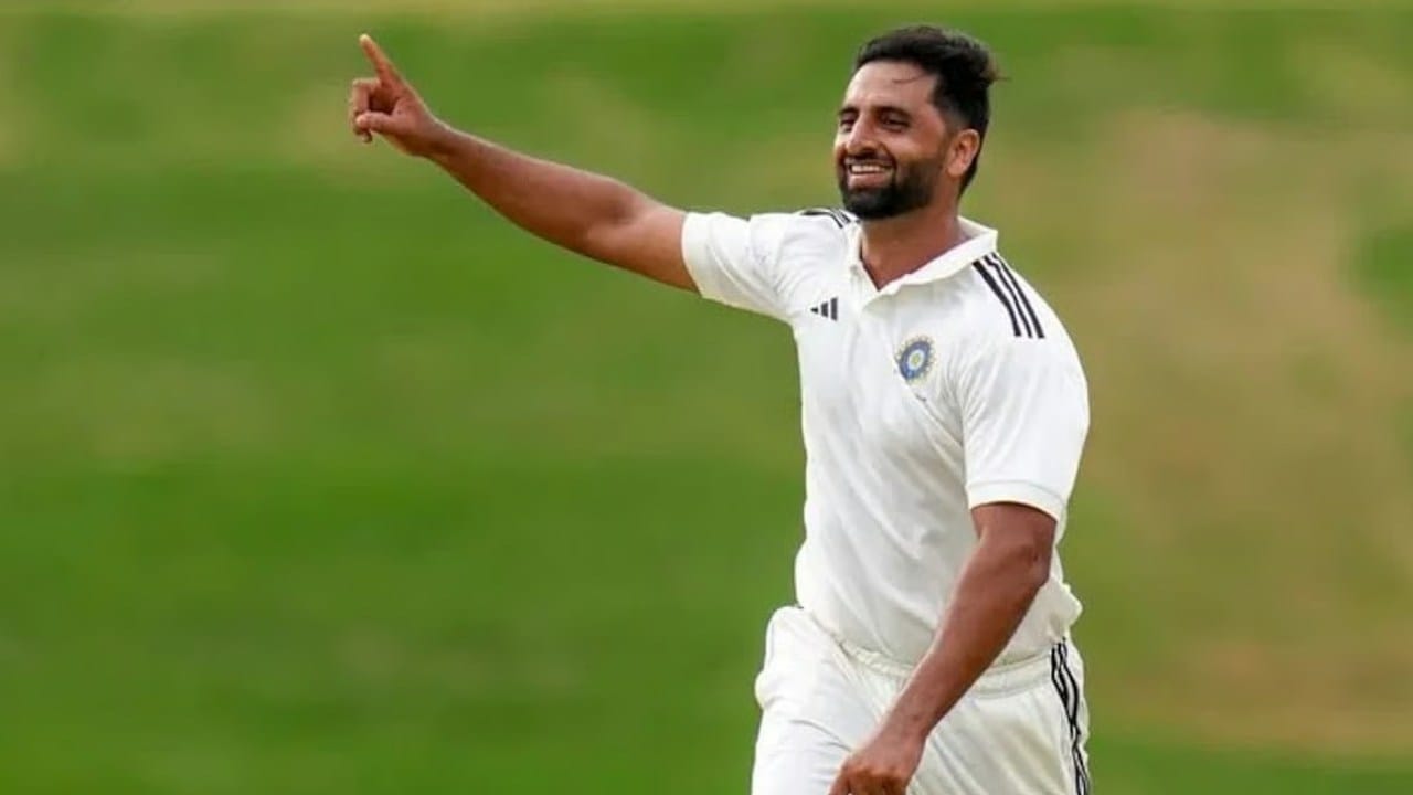 IPL Auction 2026 : ఎవర్రా ఈ కుర్రాడు.. రూ. 30 లక్షలతో వేలంలోకి వచ్చి.. ఏకంగా కోట్లు పట్టుకెళ్లాడుగా