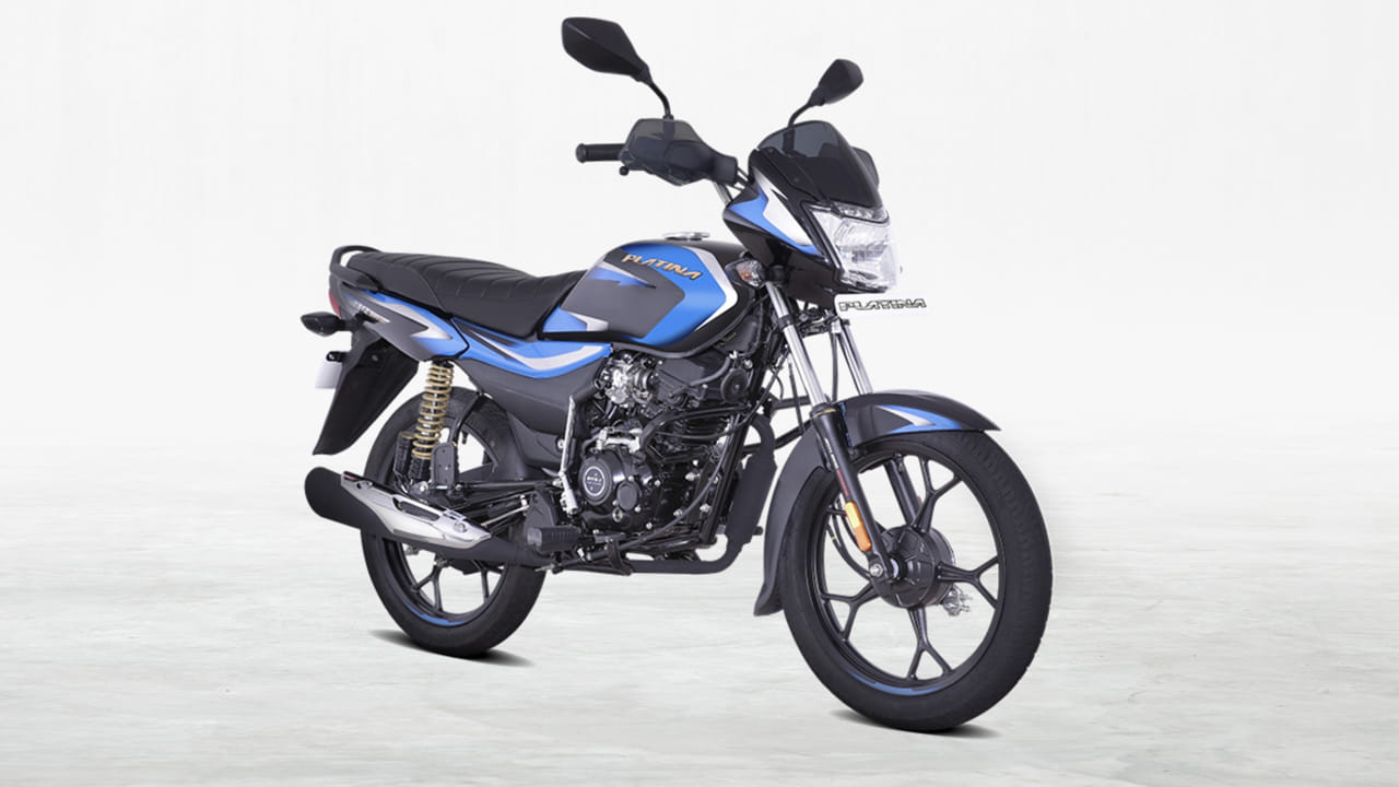 తక్కువ ధర, ఎక్కవ మైలేజ్, సింపుల్‌ మెయింటేనెన్స్‌తో ఎన్నో ఏళ్ల నుంచి మధ్య తరగతి వారి హృదయాల్లో నిలిచిపోయే ముద్రను వేసుకుంది బజాజ్ కంపెనీకి చెందిన ప్లాటినా బైక్. ఈ బైక్ మార్కెట్లోకి వచ్చినప్పటి నుంచి మైలేజ్‌లో రారాజుగా పేరు తెచ్చుకుంది. మధ్య తరగతి ప్రజలు ఎక్కవ శాతం రోజువారి పనుల కోసం చాలా దూరం ప్రయాణిస్తారు.అలాంటి సందర్భంలో ఈ బైక్ వారికి ఎంతగానో ఉపయోగపడుతుంది. ఈ బైక్ సగటున లీటర్‌కు 70-90 కిలో మీటర్ల మైలేజ్ ఇస్తుందని వినియోగదారులు అంటున్నారు.