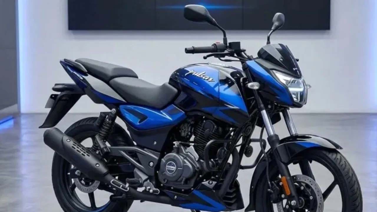 బజాజ్ పల్సర్ 113,802 యూనిట్ల అమ్మకాలతో ఐదవ స్థానంలో నిలిచింది. అమ్మకాలు గత సంవత్సరంతో పోలిస్తే 0.6 శాతం స్వల్పంగా తగ్గినప్పటికీ, స్పోర్టీ విభాగంలో పల్సర్ ఉనికి బలంగా ఉంది.